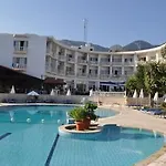 Ξενοδοχείο Sempati 3*