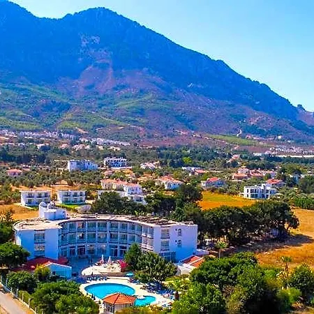 Hotel Sempati Lapta